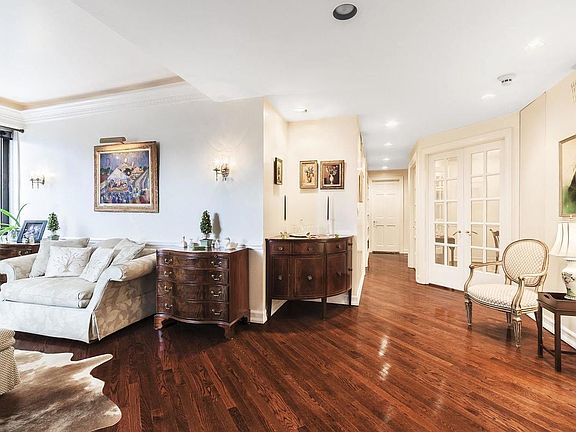 5th image of 60 Sutton Pl S #1DN