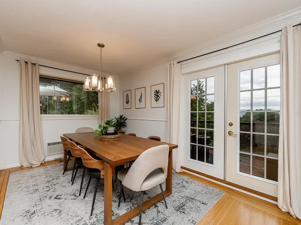 2988 Fleet St, Coquitlam, BC V3C 3R8