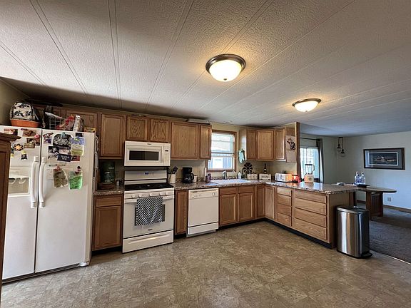4th image of 240 Ridgewood Dr