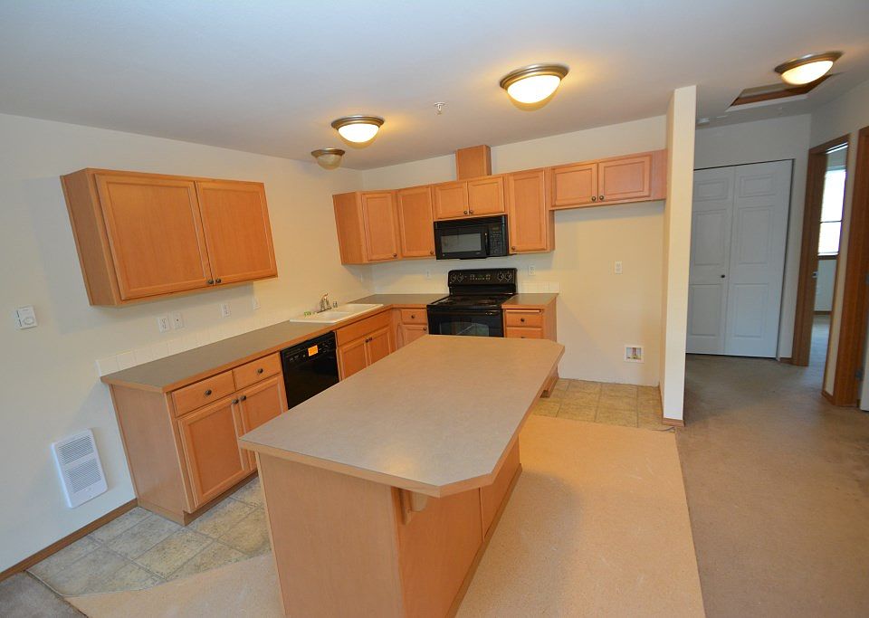 1st image of 10504 140th St Ct E Unit 87