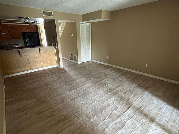 4th image of 1058 S Hoagland Blvd #1060