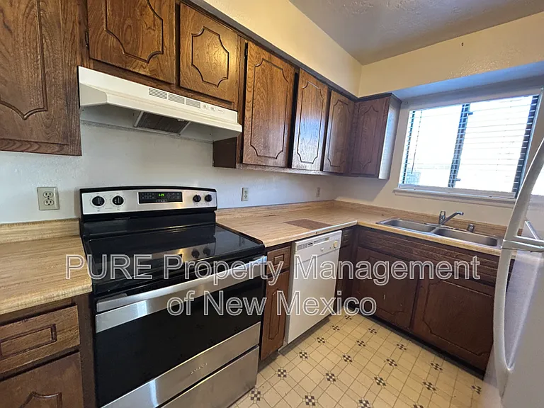 1706 E 23rd St #D — Photo 3