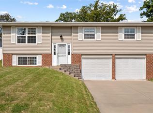 1143 Saratoga Dr, Saint Charles, MO 63303