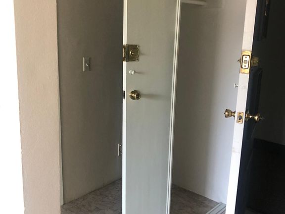 3rd image of 448 S Alexandria Avenue 106 201a #106