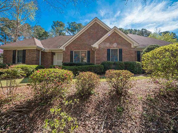 3rd image of 460 White Oak Dr