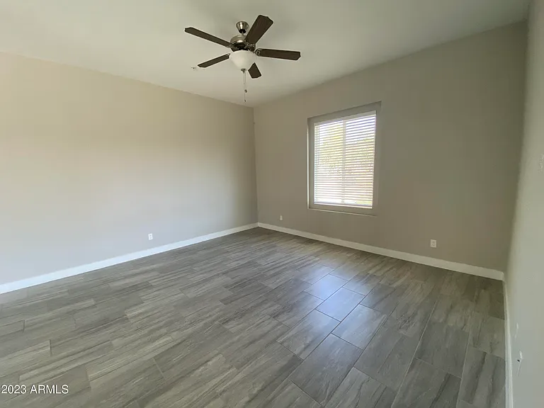 21065 W Elm Way Ct — Photo 3