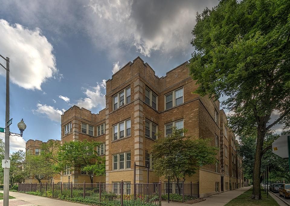 1st image of 480 N Austin Blvd APT 3