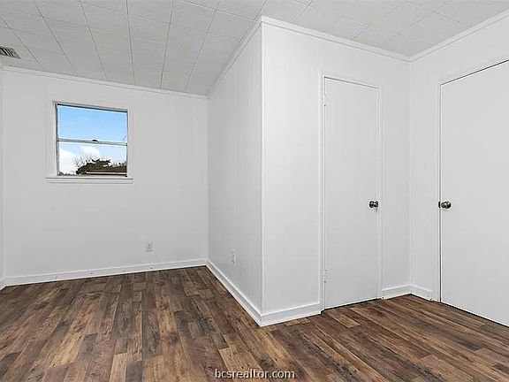 5th image of 1114 L J St