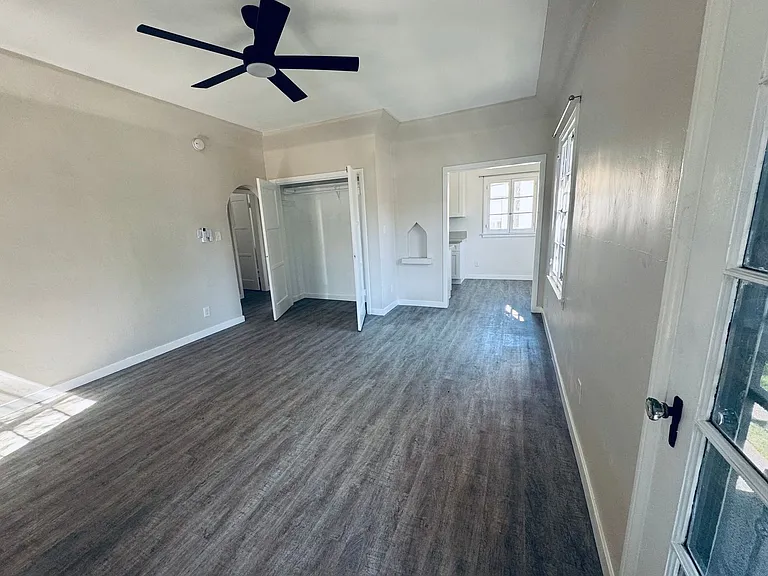 2135 Fair Park Ave — Photo 31