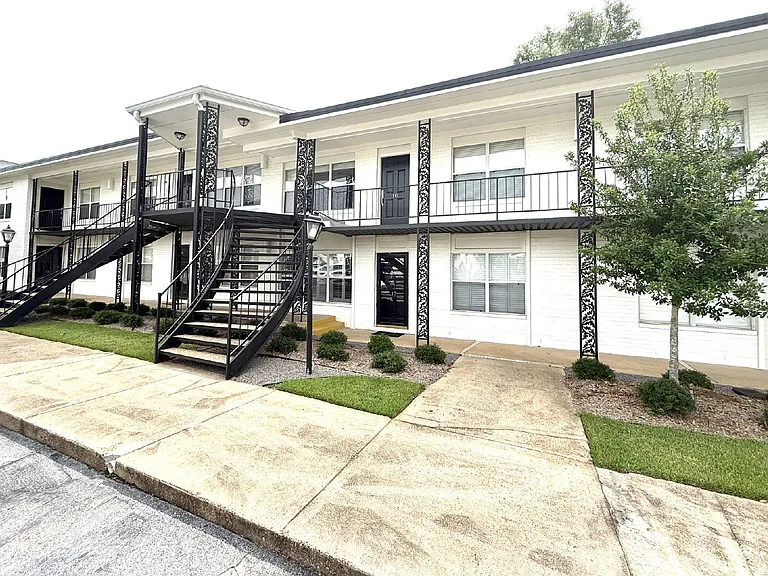 4009 Old Shell Rd #C17 — Photo 1