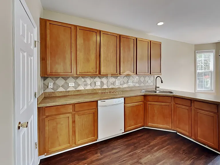 1411 Millbrook Dr — Photo 4