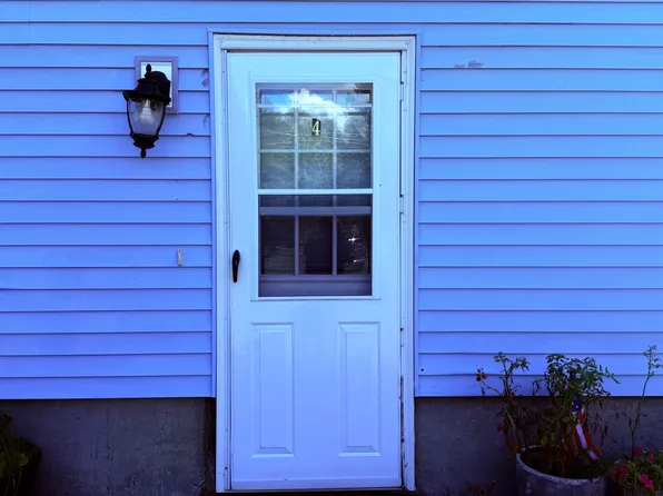 48 N Mill St APT 4, Holliston, MA 01746