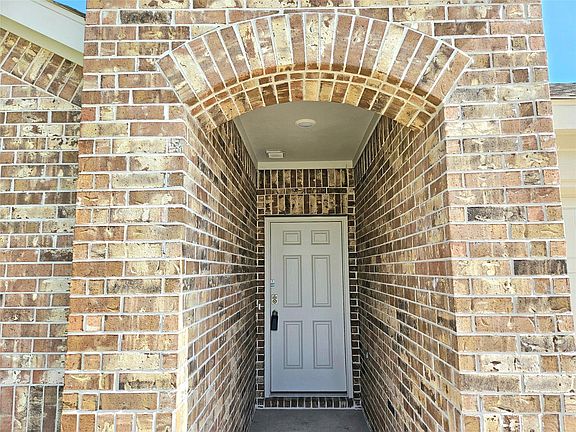3rd image of 5029 Almond Terrace Dr