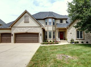 5420 NE Wedgewood Ln, Lees Summit, MO 64064