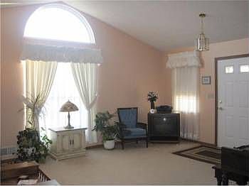 4th image of 1203 Redmont Pl