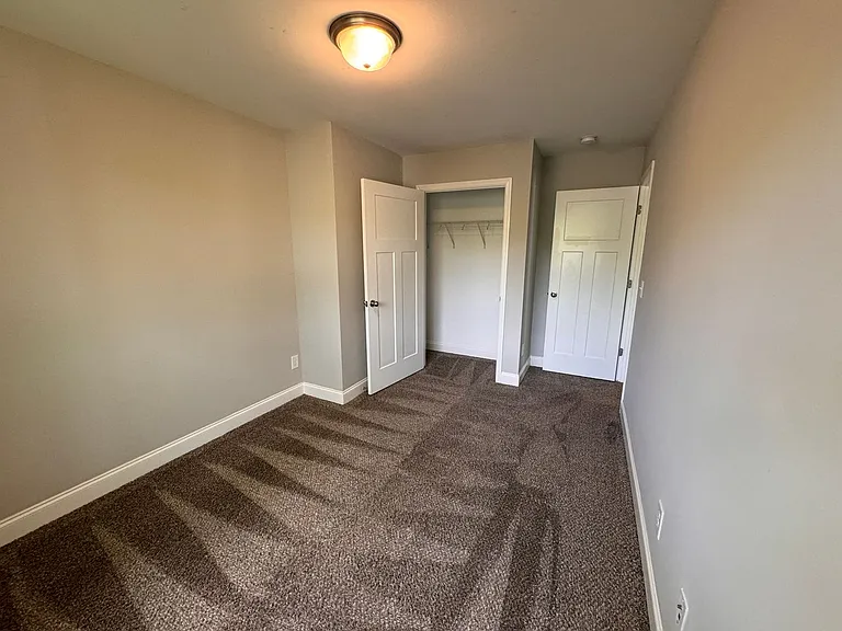 392 Armstrong St #A — Photo 16