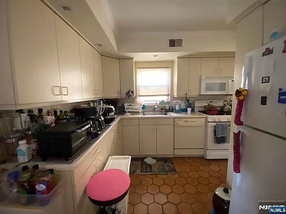 3rd image of 81 5th St