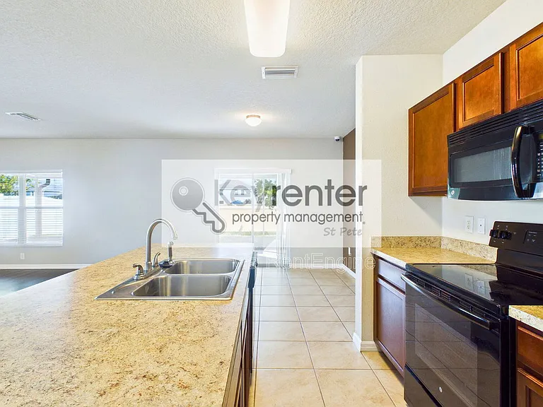 14517 Dunrobin Dr — Photo 20