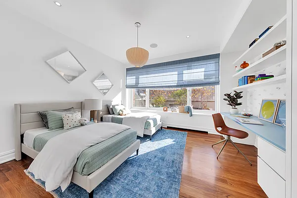 Sold by Sotheby's International Realty | media 15