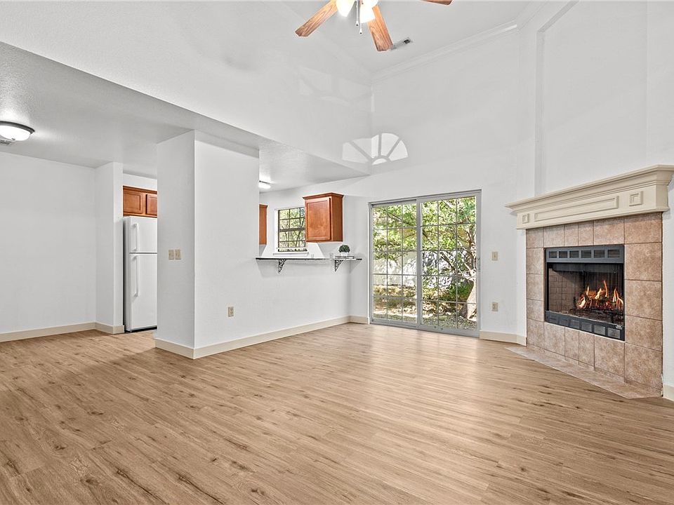 1st image of 1784 N Chestnut Ave