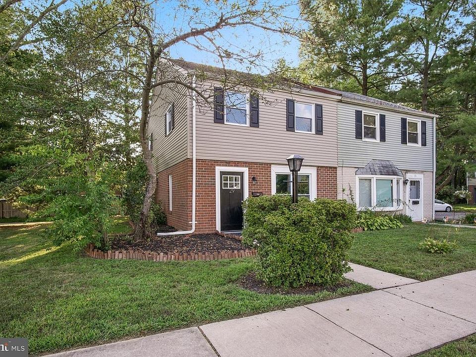 1st image of 29 Patrick Henry Ct
