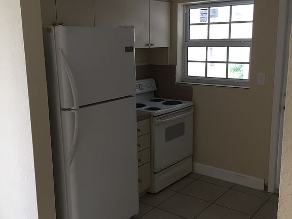 5th image of 17411 NW 37th Ct