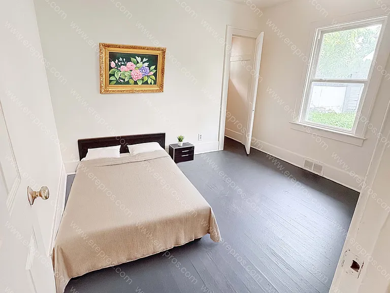 971 Woodbridge St — Photo 11