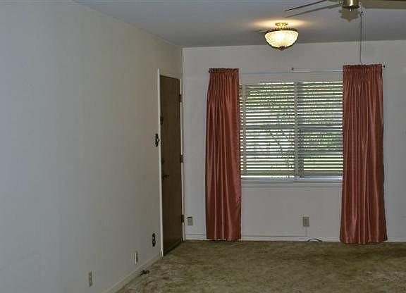 4th image of 3830 Eloise St