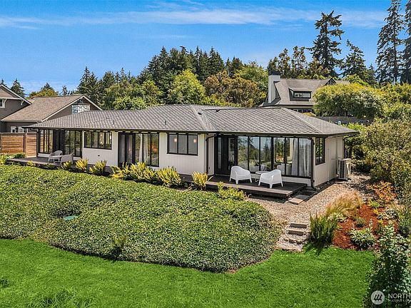 2nd image of 11505 103rd Avenue SW
