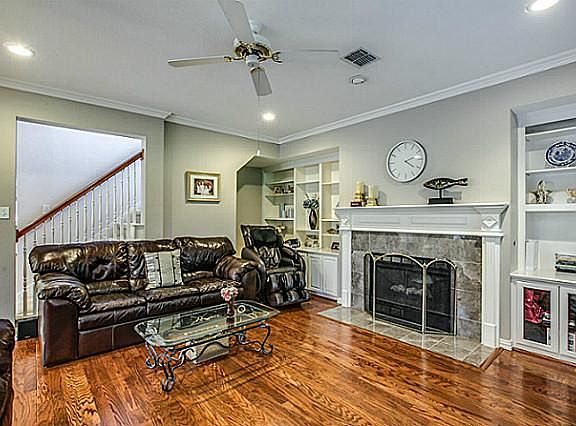 3rd image of 3401 Furlong Dr E