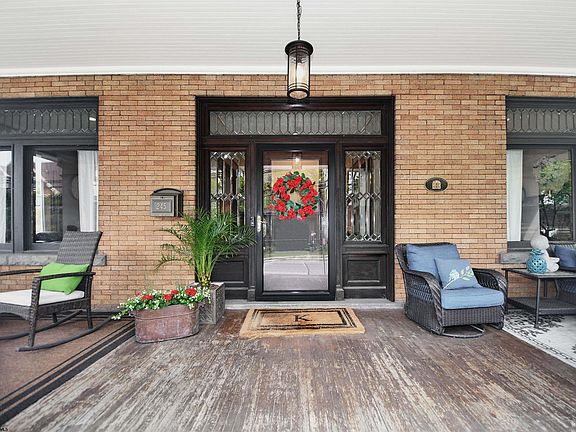 5th image of 245 Grand St