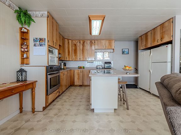 2nd image of 8 Gerard Rd