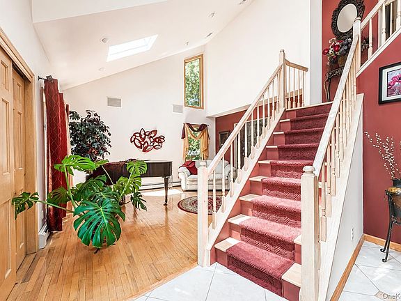 5th image of 11 Annemarie Drive