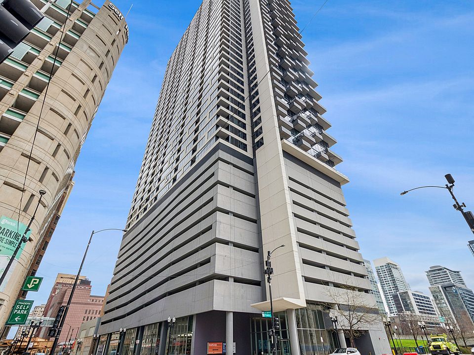 1st image of 235 W Van Buren St Unit 1419