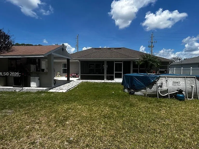 180 SW Voltair Ter — Photo 5
