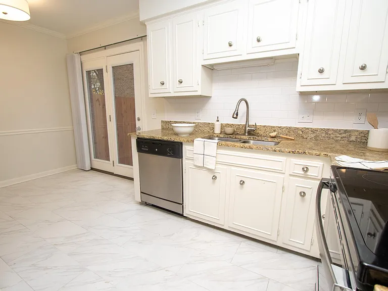 3315 Fairmont Dr #9 — Photo 5