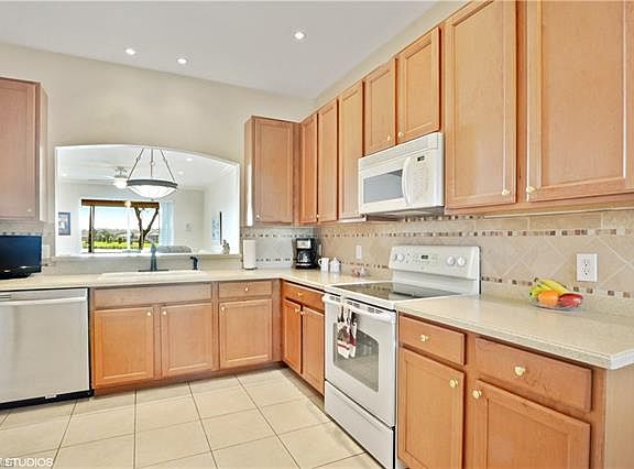5th image of 14358 Manchester Dr