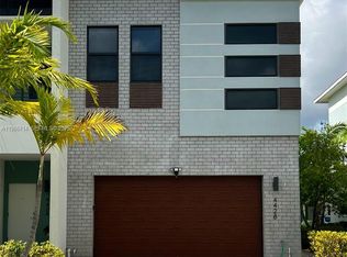 4428 NW 9th St, Fort Lauderdale, FL 33317