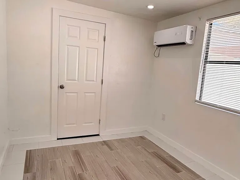 7805 N Jamaica St — Photo 3