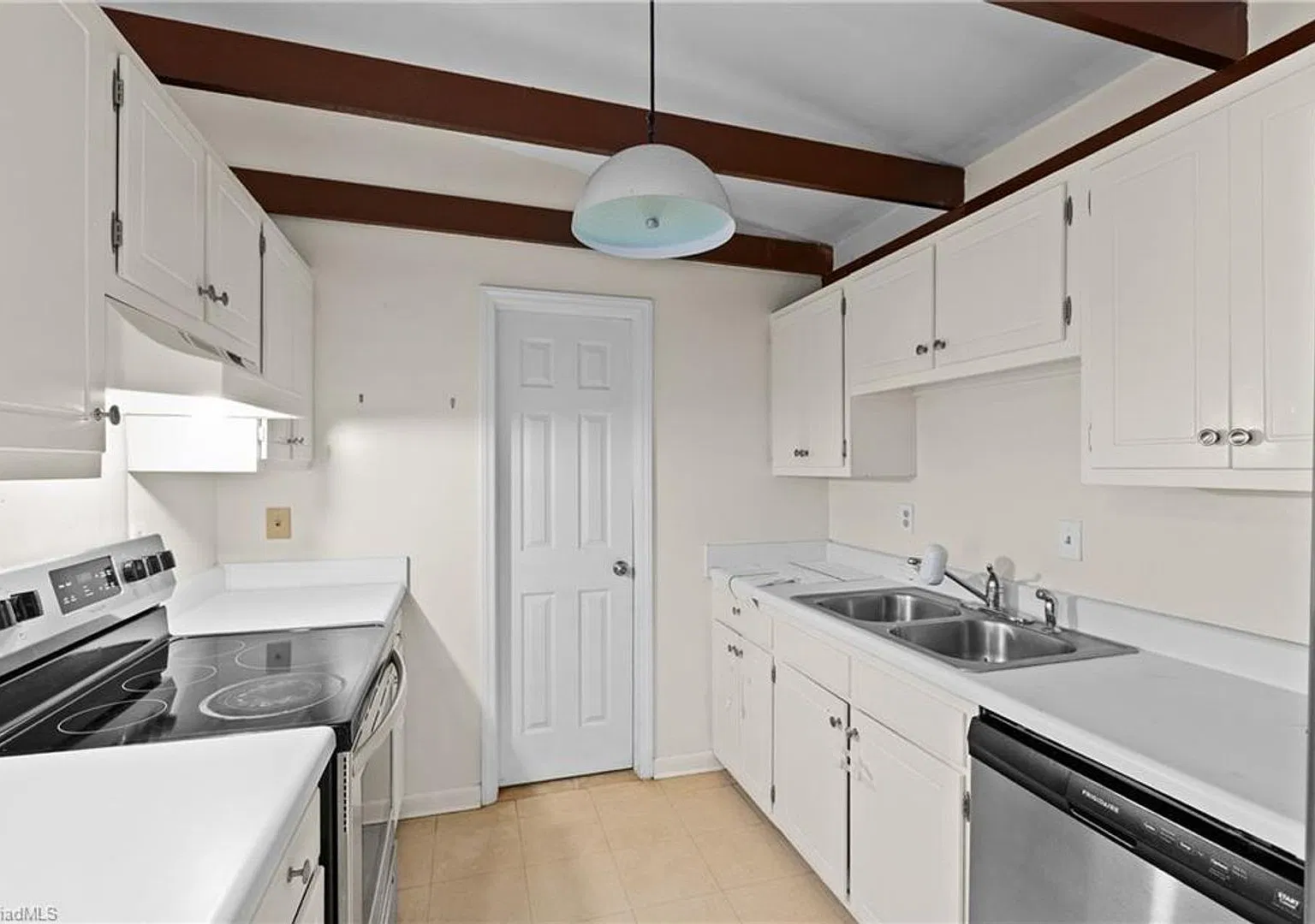 For Rent Rural Hall — Photo 3