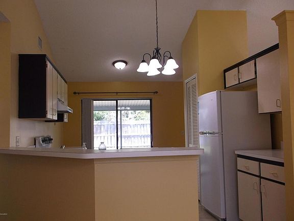3rd image of 3005 Sweet Oak Dr