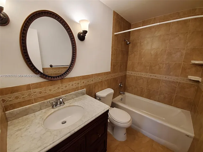 805 N Franklin Ave #805L — Photo 15