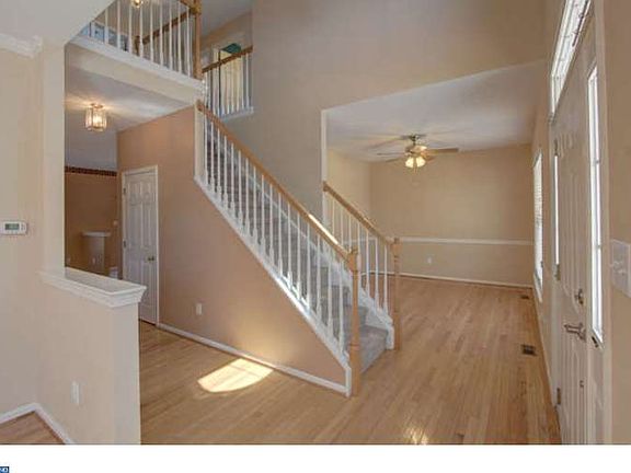 3rd image of 515 Diamond Dr