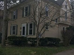 334 College Ave #A, Grove City, PA
