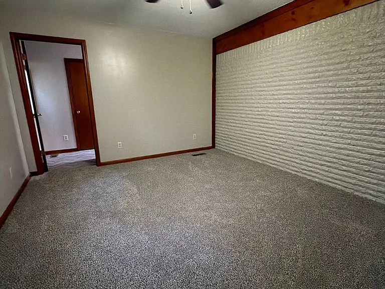 3575 Hudson St — Photo 7