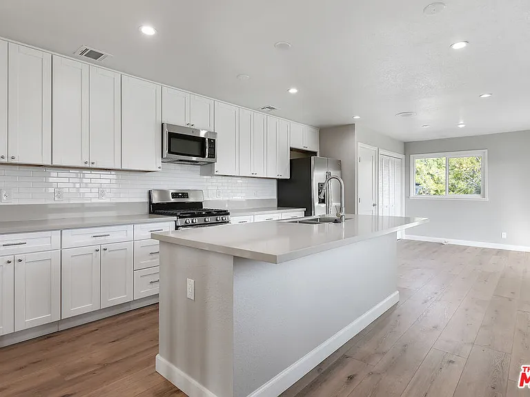 23937 Jensen Dr — Photo 8