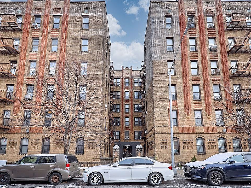 2nd image of 1543 W 1st St APT A3