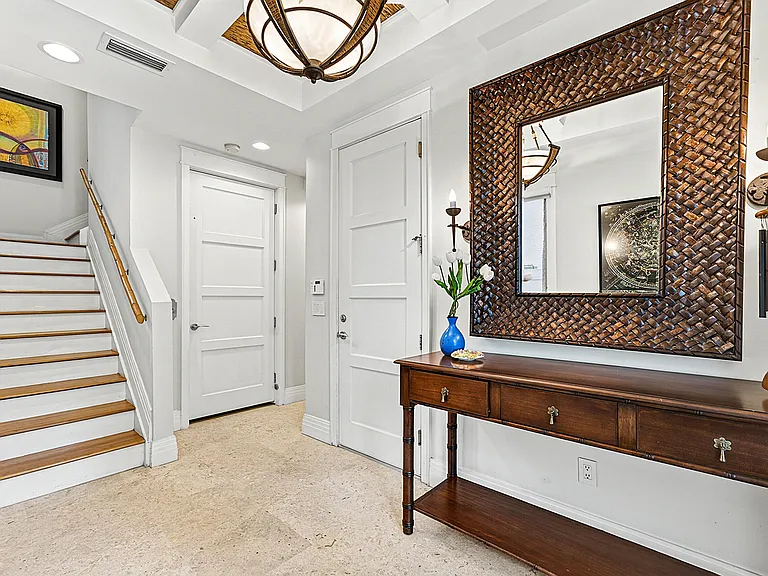 333 Franklin St — Photo 2