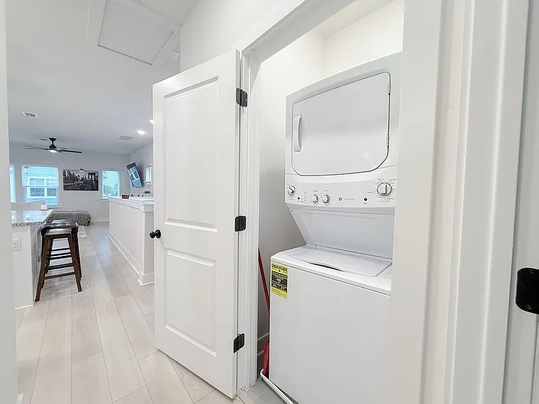 11102 Quantum Ct — Photo 24