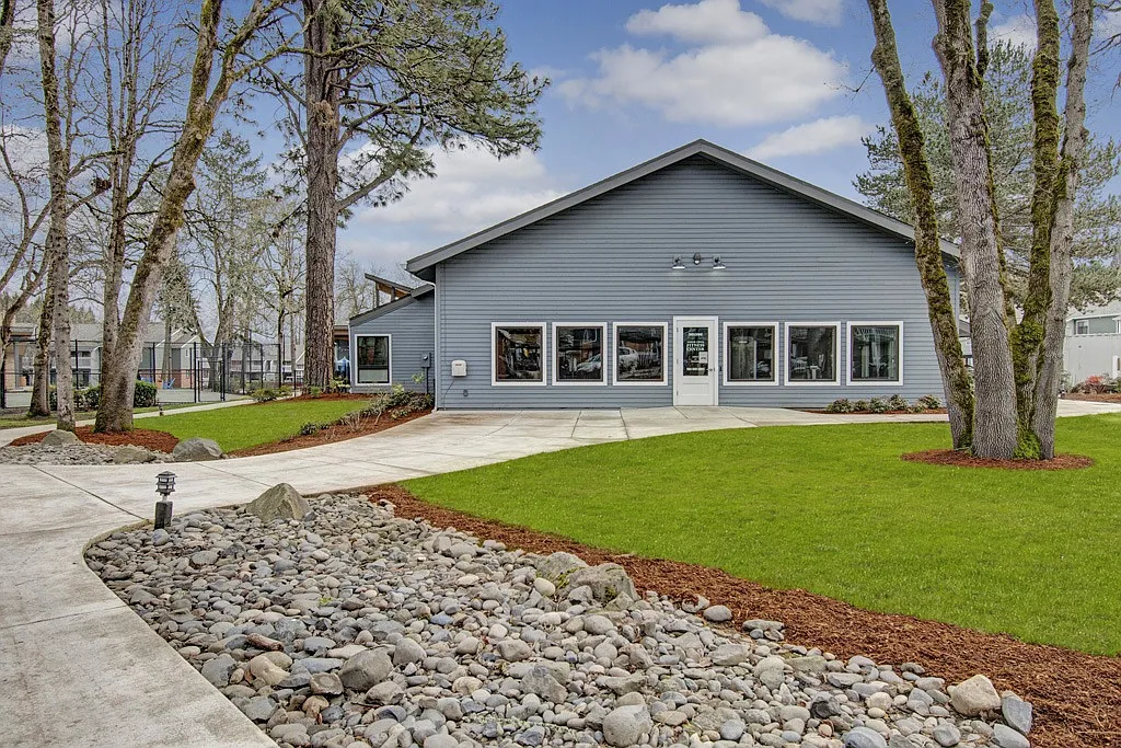 Arbor Creek Apartments — Photo 2